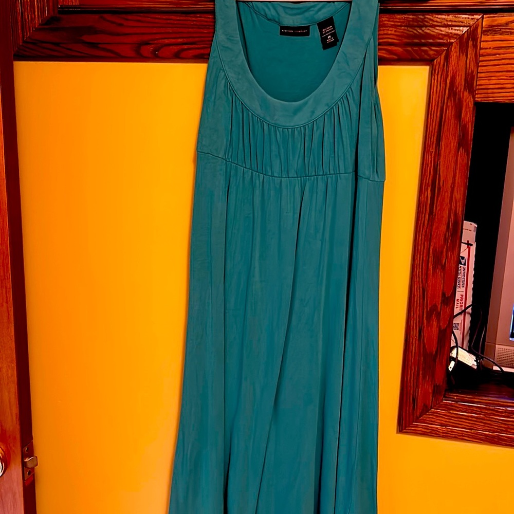 Sleeveless dress